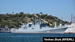 Фрегат «Адмирал Григорович» Черноморского флота РФ у причала в Севастопольской бухте, архивное фото