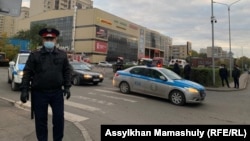 Казакстандык полиция кызматкери. Сүрөттүн кабарга тиешеси жок. 