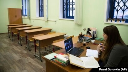 Писка порносын жеу