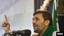  اظهارات محمود احمدى نژاد شديدترين انتقاد جمهورى اسلامى ايران از مقام هاى عربستانى طى ماه هاى اخير در باره نقش اين كشور در بحران يمن به شمار مى رود.