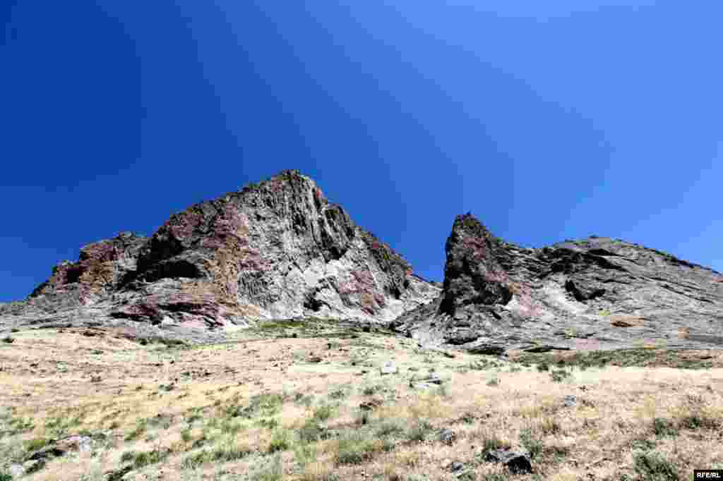 Əlincə qalası və Nəiminin məzarı #20