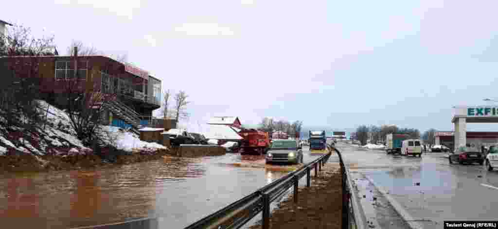 Reshjet e shiut dhe borës kanë shkaktuar vërshime në disa rajone të Kosovës. Foto e bërë në Korreticë të Epërme të Drenasit.&nbsp;