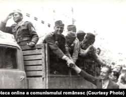 Militari din divizia „Tudor Vladimirescu”, în București, în 1944.