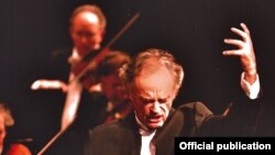 Dirijorul Jean-Claude Casadesus, imagine pe coperta cărții sale (courtesy: Editions Ecriture)