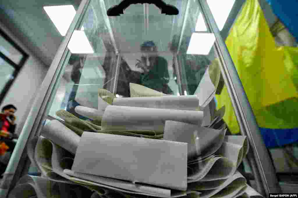 A view of a ballot box at a polling station in Kyiv. (AFP/Sergei Gapon)