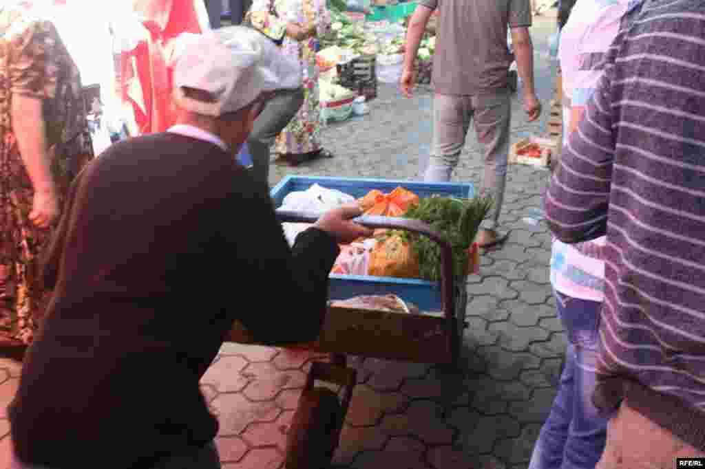 Дар орзуи арзонӣ #58