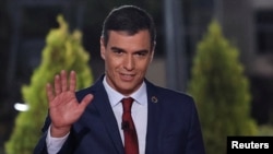 Prim-ministrul Spaniei, Pedro Sánchez, la o dezbatere electorală televizată.