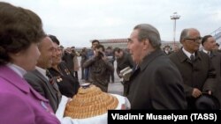 Sovjetski lider Leonid Brežnjev na aerodromu u Taškentu, 22. mart 1982.