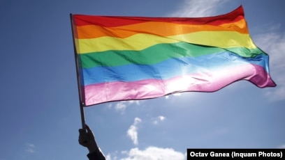 Гей жарнамалары Мен жас жігітке төлеймін