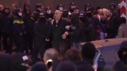 В Тбилиси более 30 оппозиционеров задержали за протесты — после того, как они перекрыли автомобильную трассу 