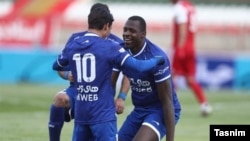 شیخ دیاباته در بازی روز دوشنبه دو گل برای استقلال به ثمر رساند.