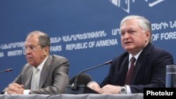 Armenia --Foreign Minister Edward Nalbandyan and his Russian counterpart Sergey Lavrov at a joint press conference in Yerevan, 23June, 2014.