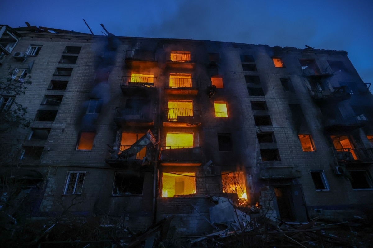 Наслідки російського удару по житловому будинку в Шевченківському районі столиці