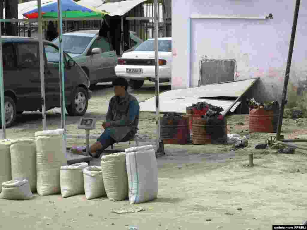 Bazaryň hususy teleke&ccedil;ilere degişli b&ouml;legi