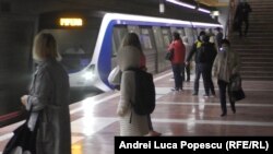 Metroul din București are cheltuieli din ce în ce mai mari și călători din ce în ce mai puțini