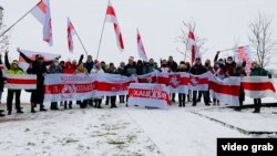 У неділю колони з сотнями мітингувальників пройшли мирними ходами по декільком мікрорайонах Мінська, Бреста і Гродна