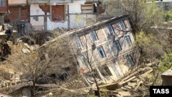 Разрушенный во время наводнения дом в Махачкале. Апрель 2026 года 