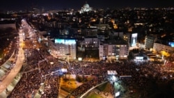 Cauza momentului de agitație și fugă din timpul protestului studenților de sâmbătă, de la Belgrad, este încă necunoscută