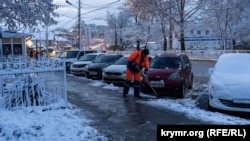 Сімферополь після нічного снігопаду, 1 грудня 2021 року