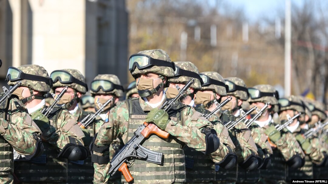 În timp ce autoritățile de la cel mai înalt nivel susțin că mobilizarea rezerviștilor nu are legătură cu criza Rusia-Ucraina, în spațiul public lucrurile sunt privite cu îngrijorare. 