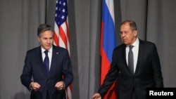 Держсекретар США Ентоні Блінкен і голова МЗС Росії Сергій Лавров на зустрічі 2 грудня 2021 року