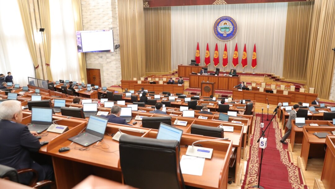 Жыныстық қатынас үшін өзбек үй қызметкері Қынаптық оргазмды жақыннан түсіру