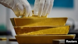 У середу ціна на злитки зросла на 1,3% до нового піку в 4037,10 доларів за унцію