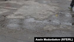 Каракол шаарынын борбордук көчөсүндөгү жол