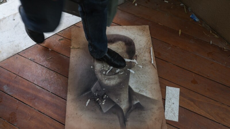 Sirija izdala nalog za aretacijo Bašarja al Asada