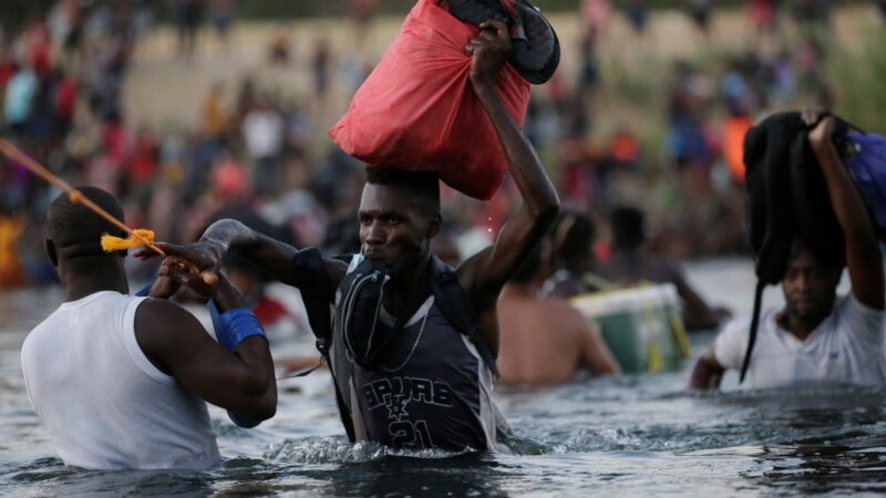 SAD počeo s deportacijom migranata, uglavnom s Haitija
