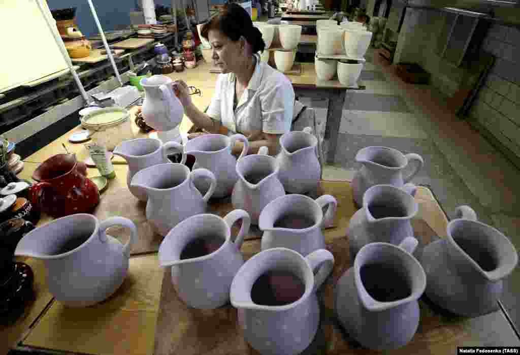 The Belkhudozhkeramika factory opened in 1940 to make simple consumer products, like plates and mugs, from a deposit of high-quality clay in eastern Belarus.