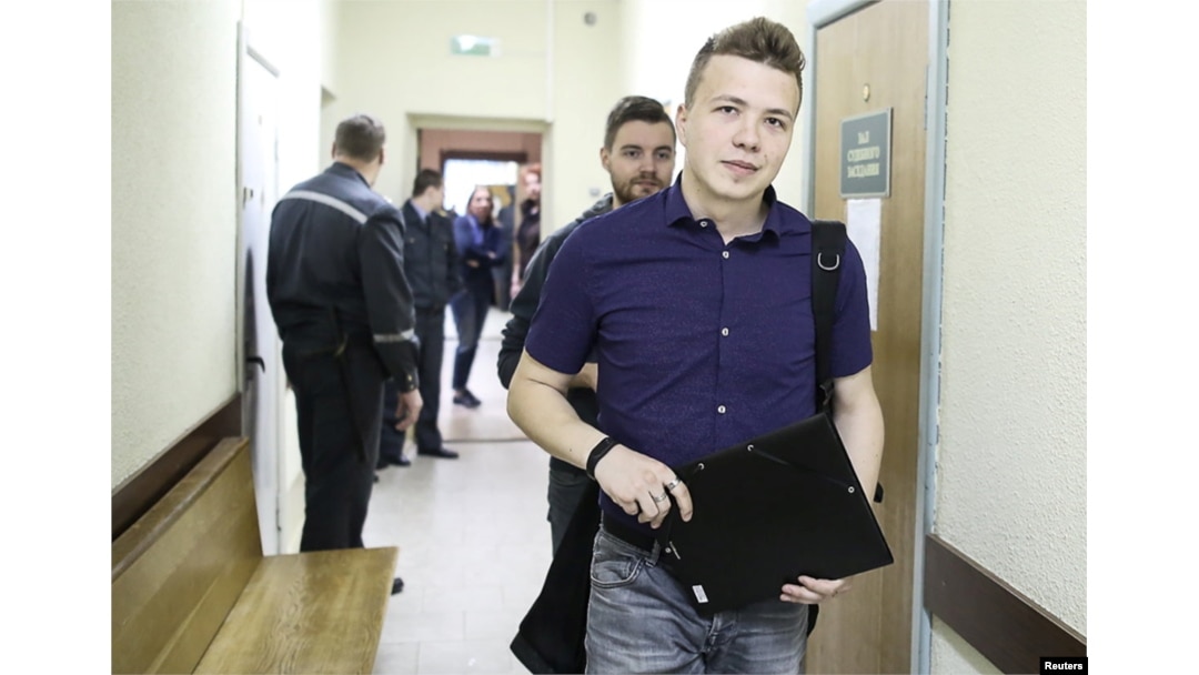 Raman Pratasevich arrives for a court hearing in Minsk in April 2017.