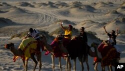 A vb-re érkező külföldiek Katar hagyományos szórakozási lehetőségeit is kipróbálják – tömegesen