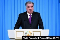 Президент Таджикистану Емомалі Рахмон під час щорічного звернення до членів парламенту в Душанбе, 26 січня 2021 року