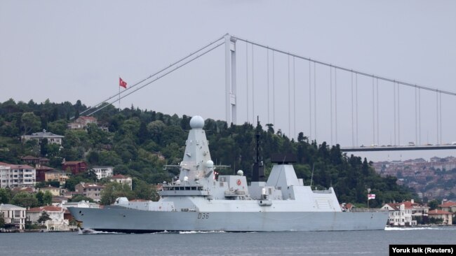 HMS Defender проходит Босфор, 14 июня 2021 года