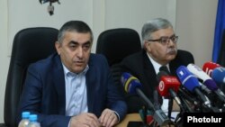 Armenia - Dashnaktsutyun leaders Armen Rustamian (L) and Hagop Der Khatchadurian hold a news conference in Yerevan, January 29, 2019.