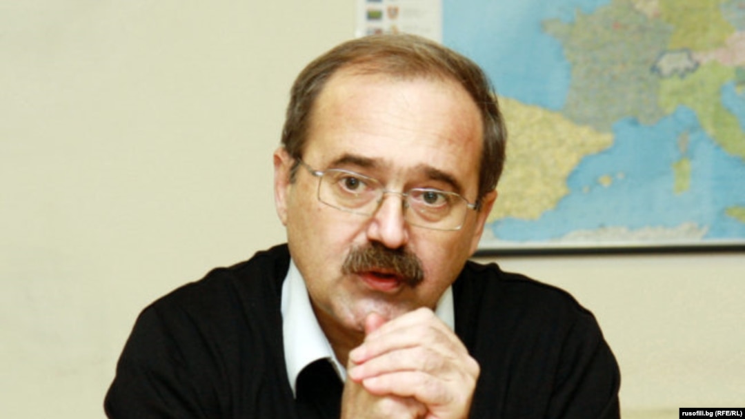 Yuri Borisov este secretar al Mișcării Rusofilii, de la Sofia, care pledează pentru apropierea de Moscova, și fost redactor-șef al oficiosului socialist „Duma”