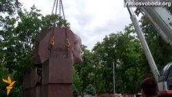 У Дніпропетровську демонтували пам’ятник Леніну біля ОДА