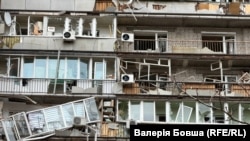 Наслідки одного з попередніх ударів РФ по Дніпру, фото ілюстративне