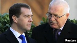 Медведев (с) Чехия президенты Вацлав Клаус белән.