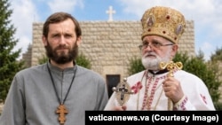 Айцец Лявонцій Тумоўскі і архімандрыт Сяргей Гаек 