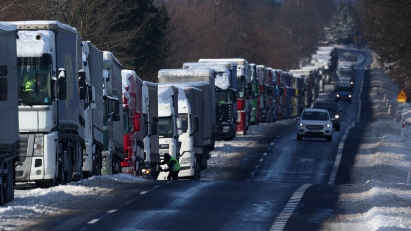 Fermierii polonezi au pus capăt blocadelor la granița cu Ucraina. Kievul salută decizia