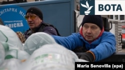 Më pak ndihma janë duke shkuar në Ukrainë – pavarësisht se kërkesa është e madhe