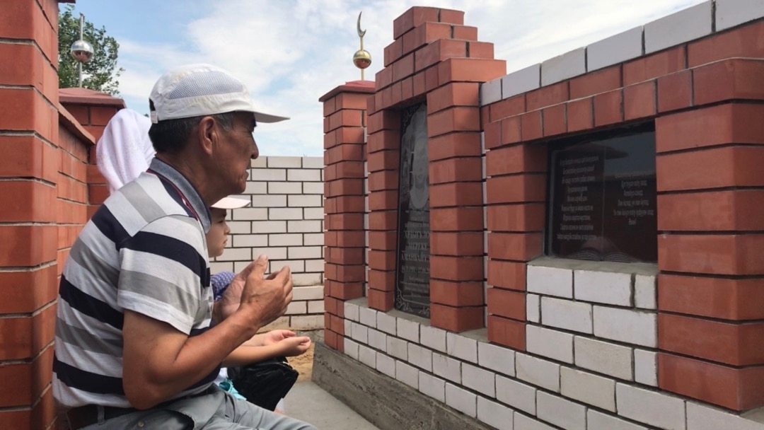 Лола Форнер порно