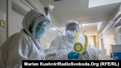 Реанимация инфекционного отделения Киевской городской клинической больницы №9, где находятся тяжелые больные COVID-19, июнь 2020 года