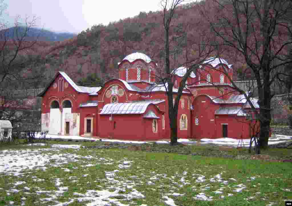 Православный монастырь в городе Печь.