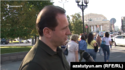 Министр обороны Армении Давид Тоноян дает интервью Радио Азатутюн, Москва, 10 августа 2018 г.