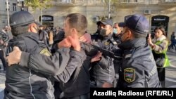 Dekabrın 1-də Bakıda polis icazəsiz etiraz aksiyasının qarşısını alıb