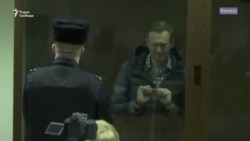 Сторонники Навального покидают Россию