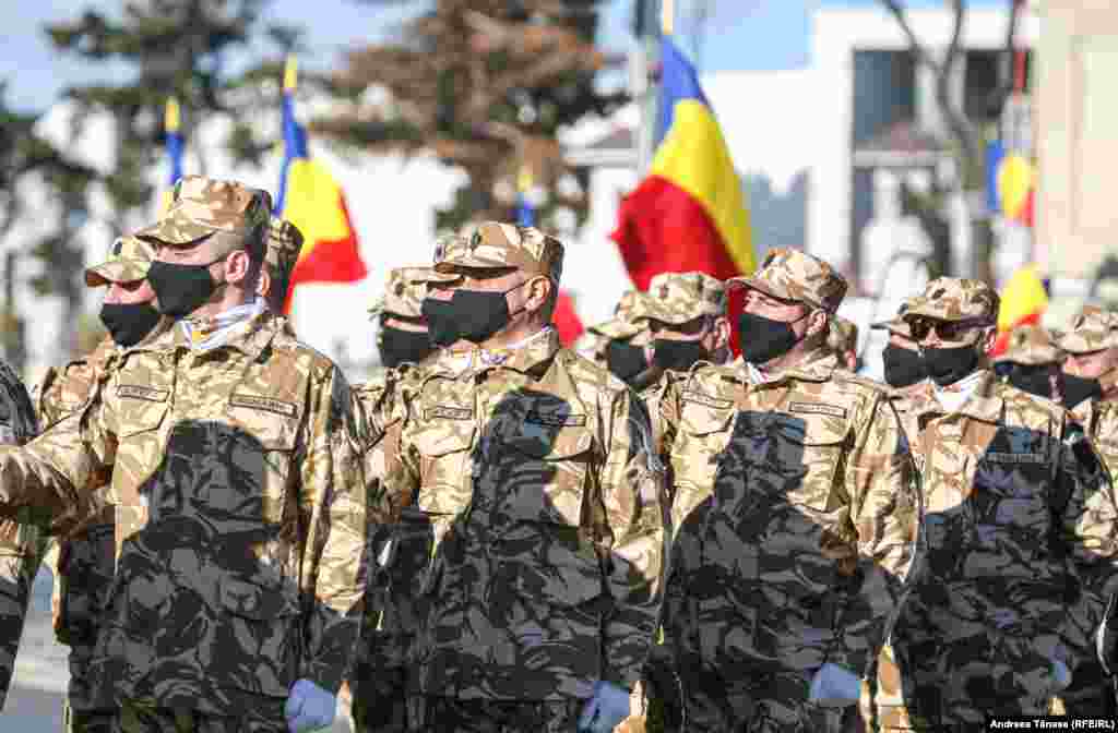 În zona Arcului de Triumf a fost organizată și o expoziție de tehnică militară.